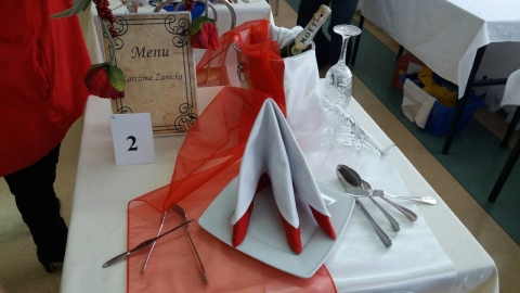 сервировка стола на заданную тематику «Ужин с шампанским» с обязательным применением элементов Improstyl 